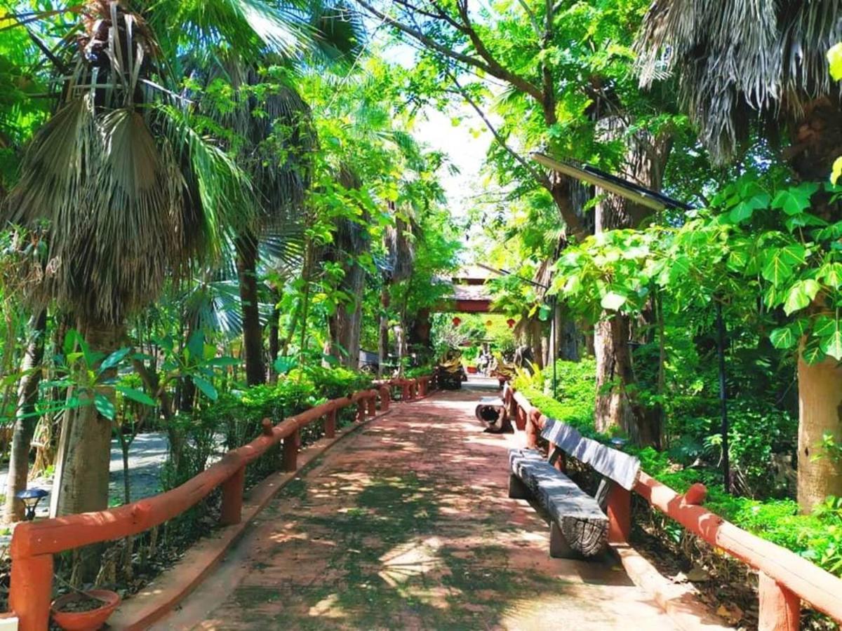 Denchai City Resort เด่นชัยซิตี้ รีสอร์ท Пхрэ Экстерьер фото