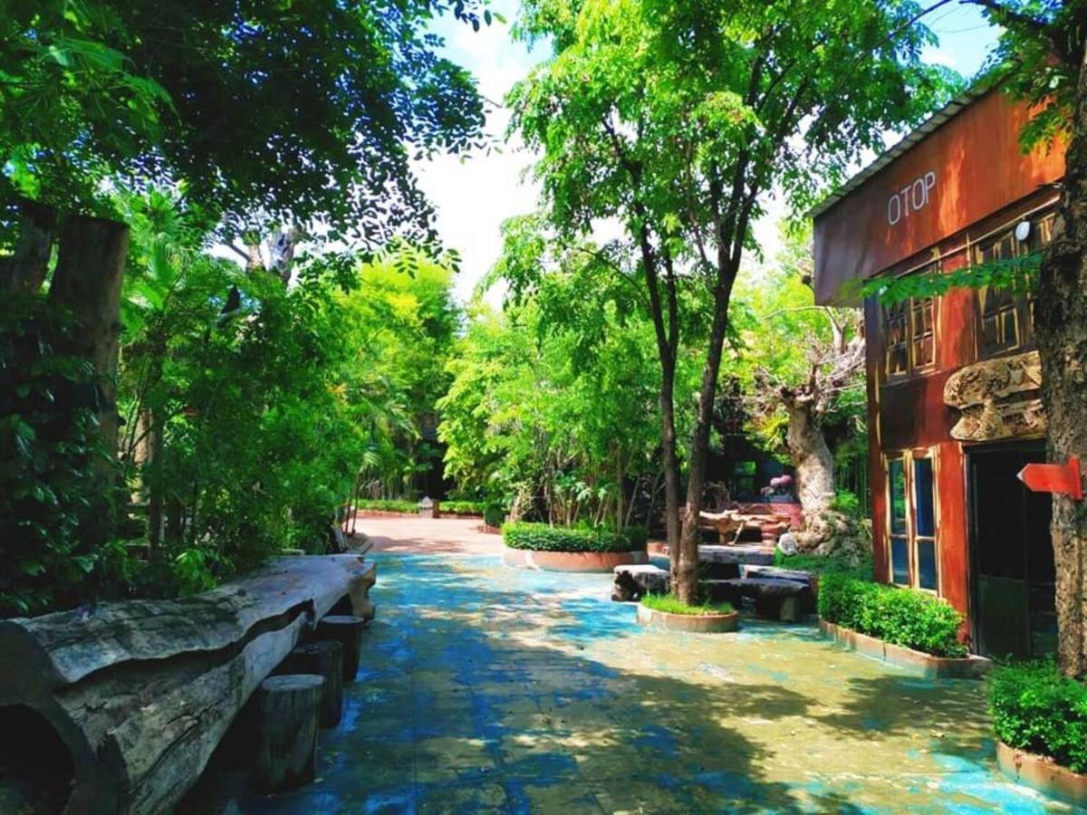 Denchai City Resort เด่นชัยซิตี้ รีสอร์ท Пхрэ Экстерьер фото