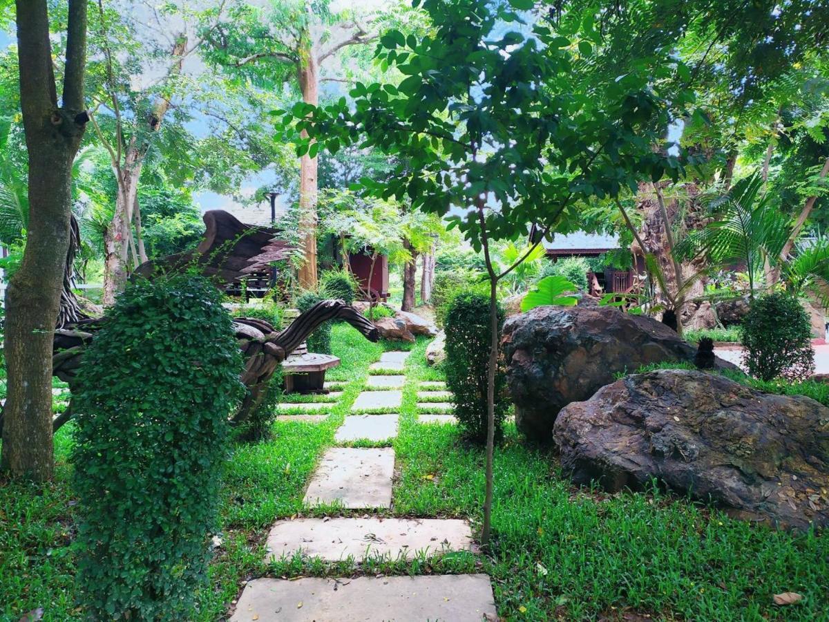 Denchai City Resort เด่นชัยซิตี้ รีสอร์ท Пхрэ Экстерьер фото